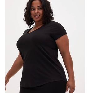Torrid classic fit V-neck tee